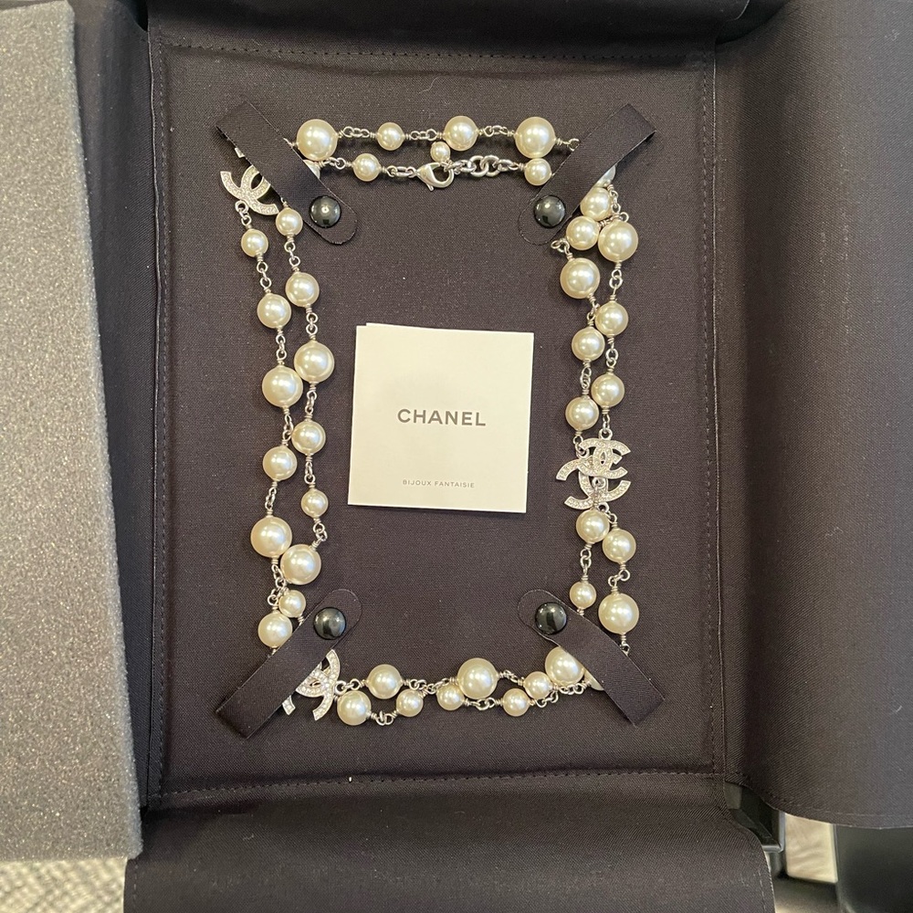 Chanel 2024 crystal CC logo white pearl necklace 42”